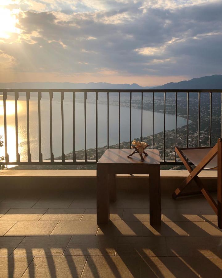 Gaia Guest House 卡拉马塔 外观 照片