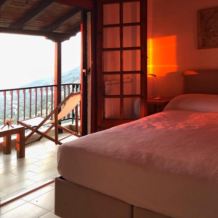Gaia Guest House 卡拉马塔 外观 照片